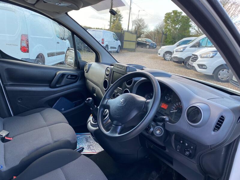 PEUGEOT PARTNER