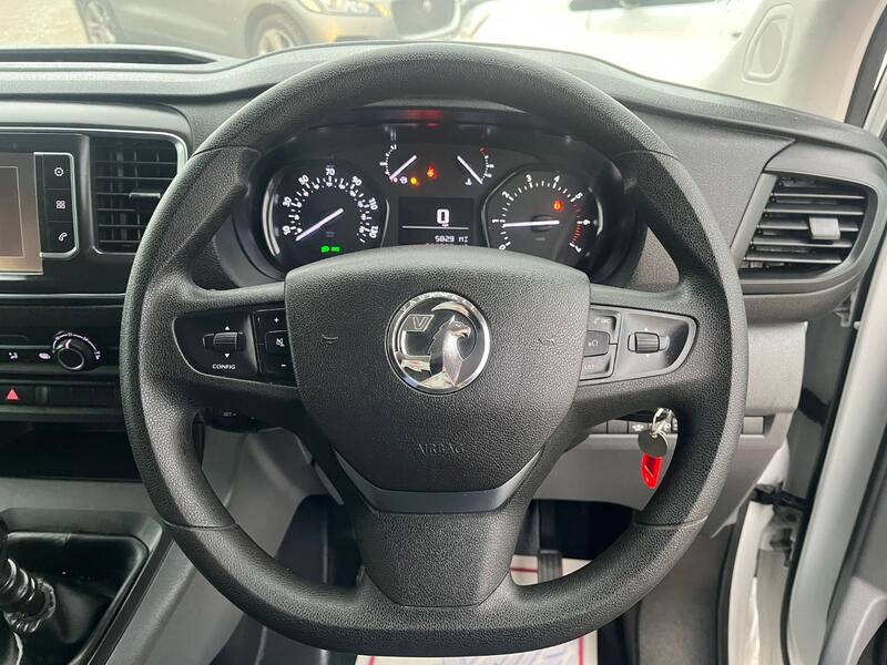 VAUXHALL VIVARO
