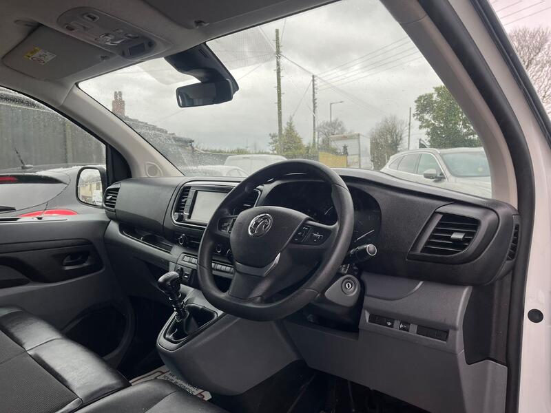 VAUXHALL VIVARO