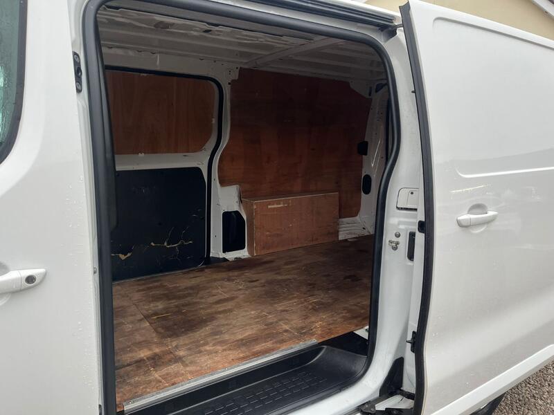 VAUXHALL VIVARO
