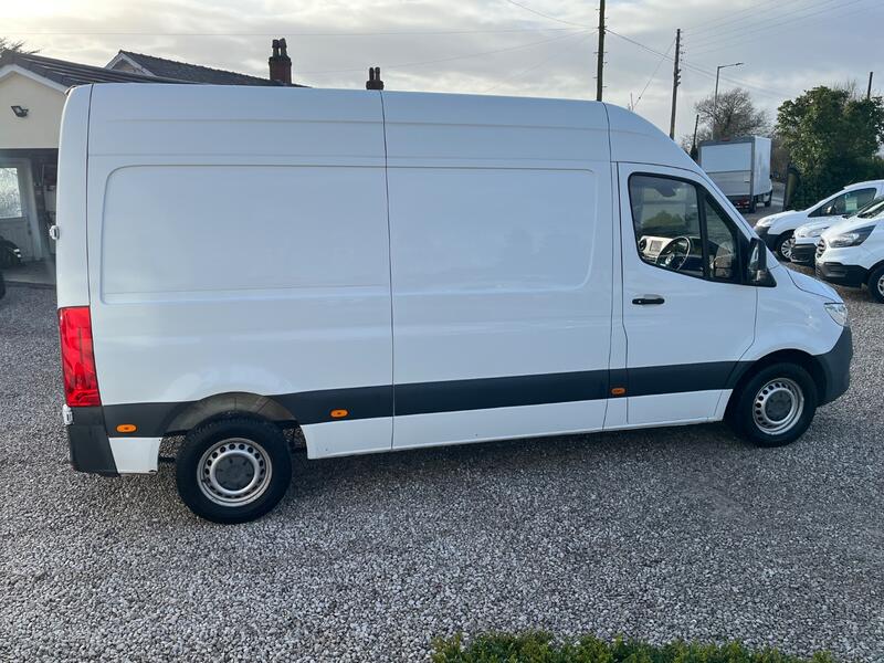 MERCEDES-BENZ SPRINTER