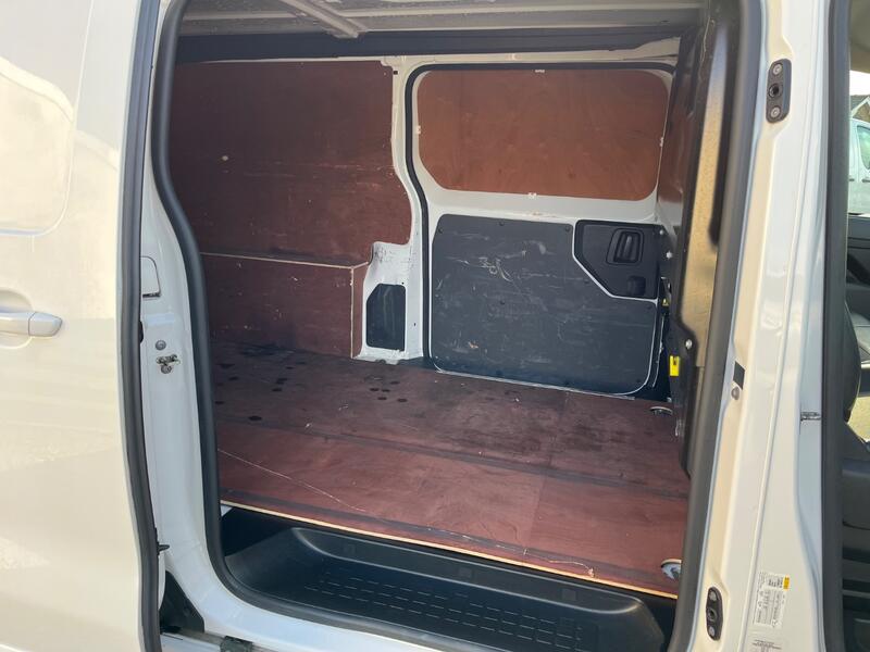 VAUXHALL VIVARO