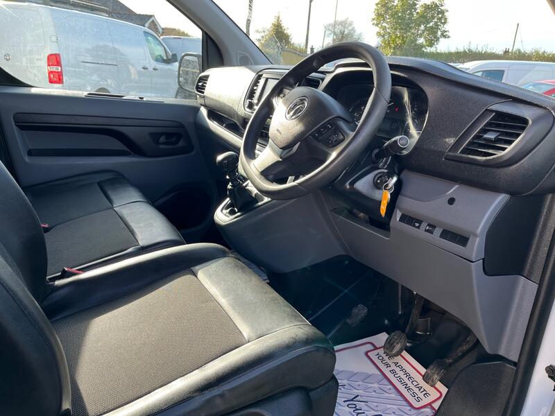 VAUXHALL VIVARO