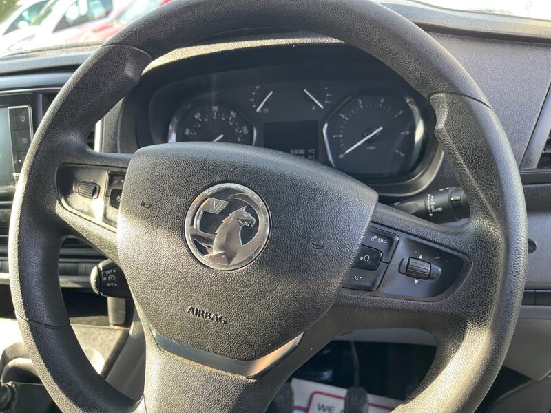 VAUXHALL VIVARO