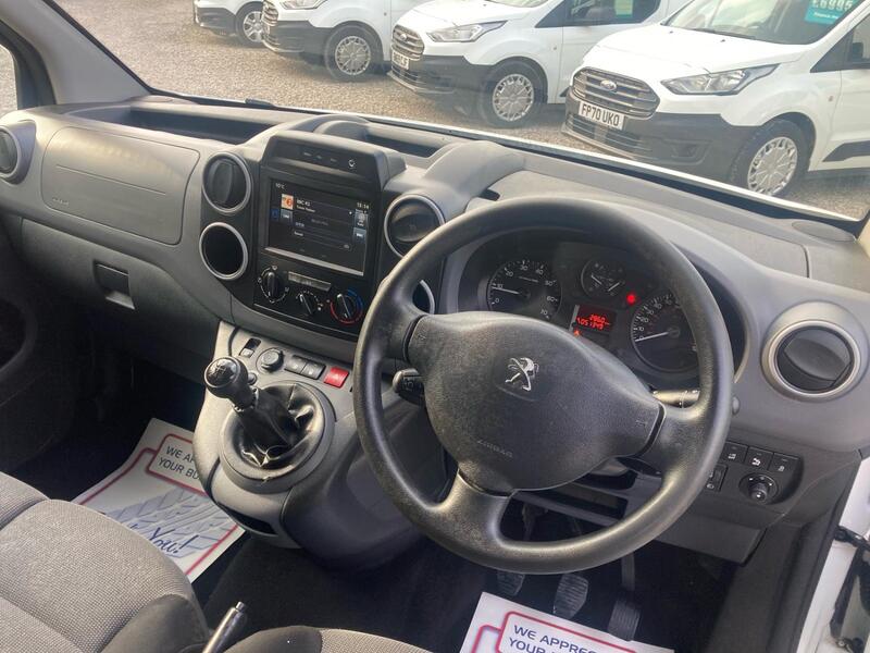 PEUGEOT PARTNER