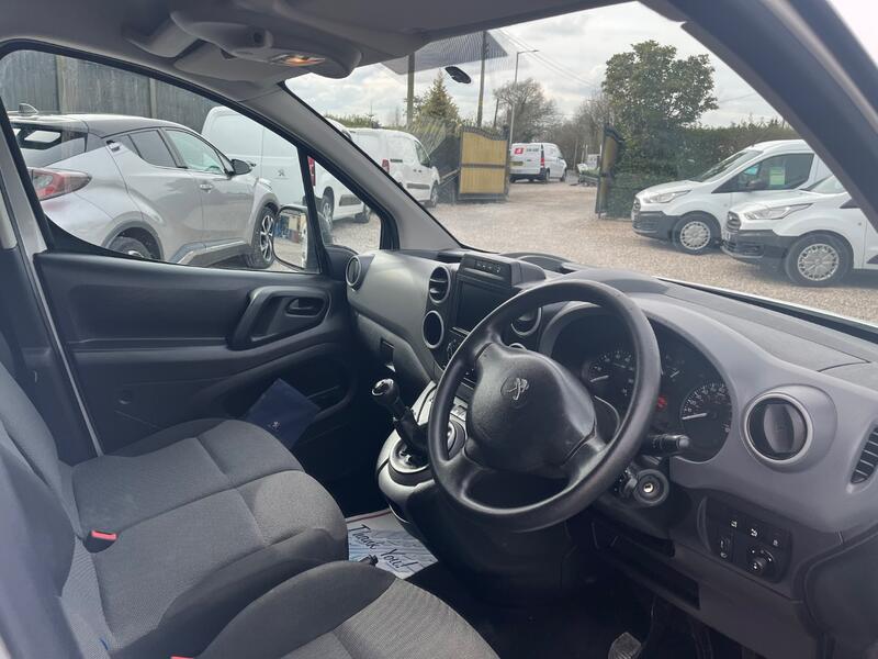 PEUGEOT PARTNER