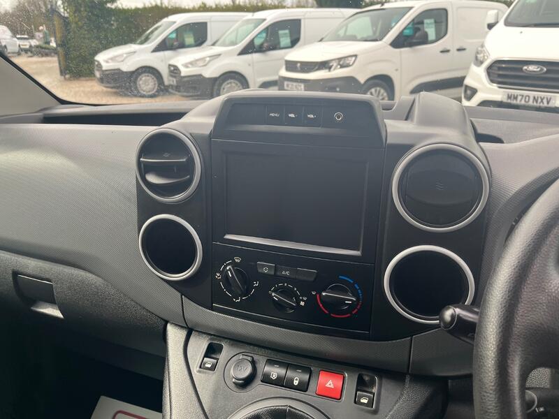 PEUGEOT PARTNER