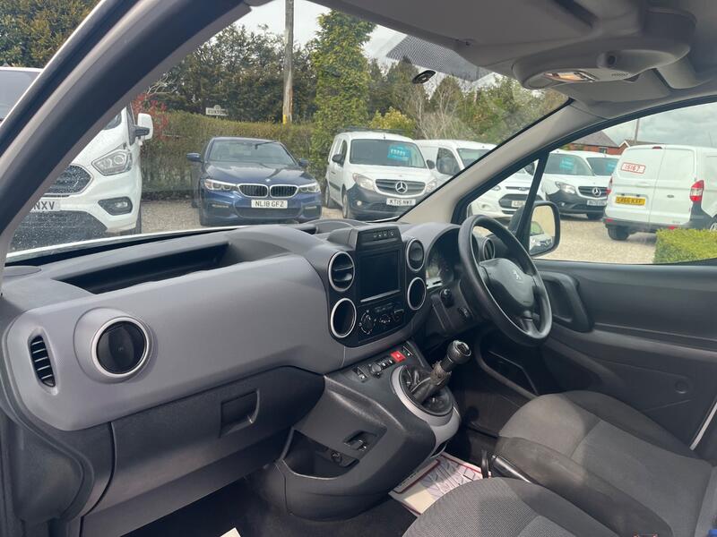 PEUGEOT PARTNER