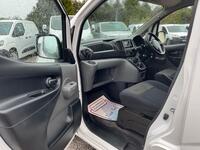 NISSAN NV200
