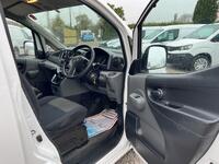 NISSAN NV200
