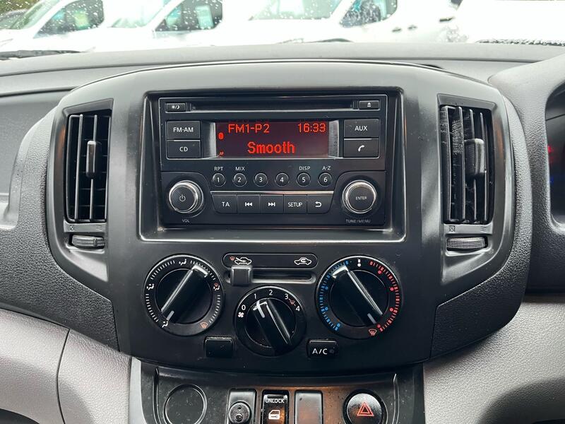 NISSAN NV200