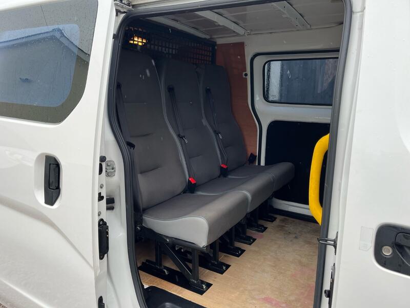 NISSAN NV200