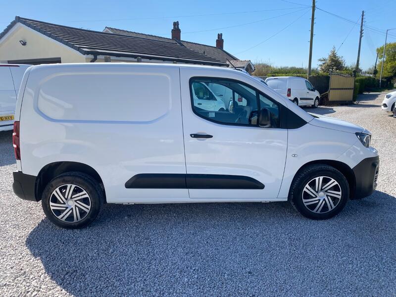 PEUGEOT PARTNER