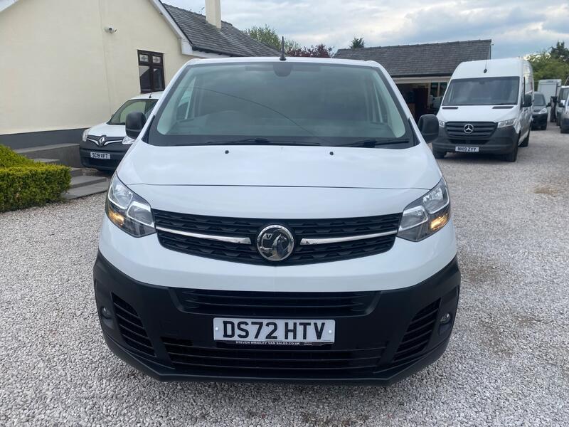 VAUXHALL VIVARO