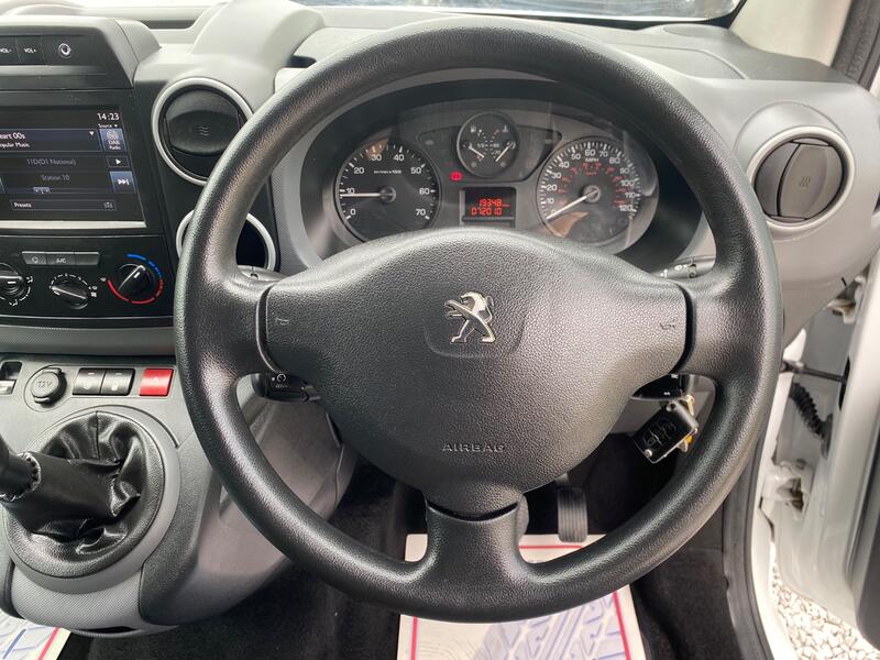 PEUGEOT PARTNER