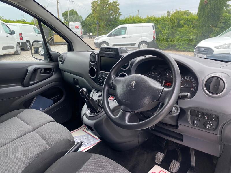 PEUGEOT PARTNER