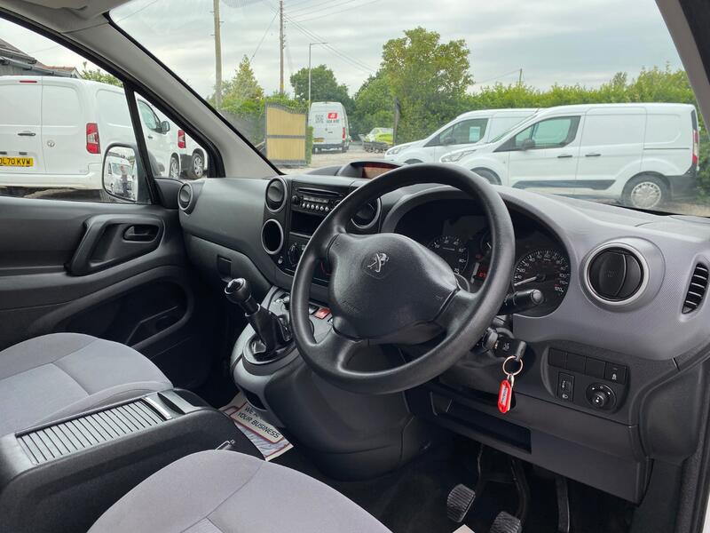 PEUGEOT PARTNER