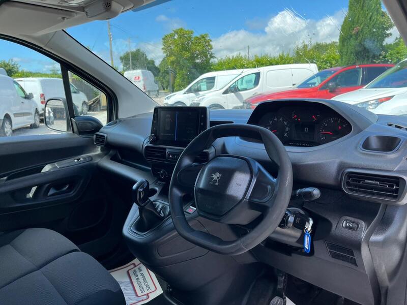 PEUGEOT PARTNER