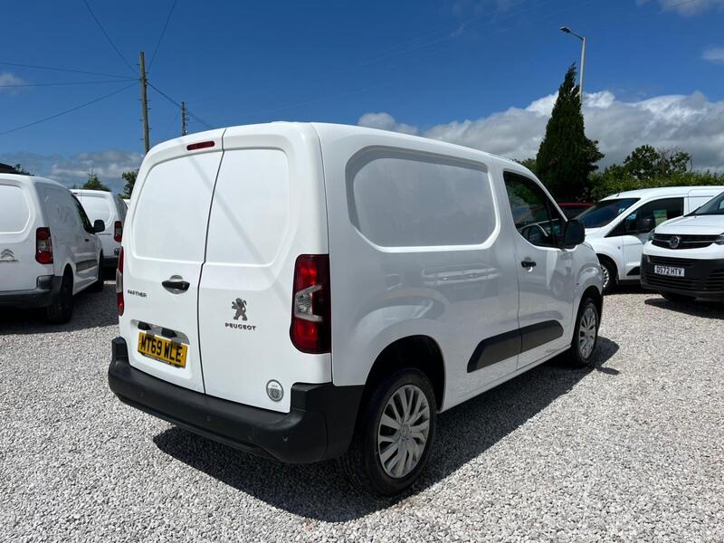 PEUGEOT PARTNER