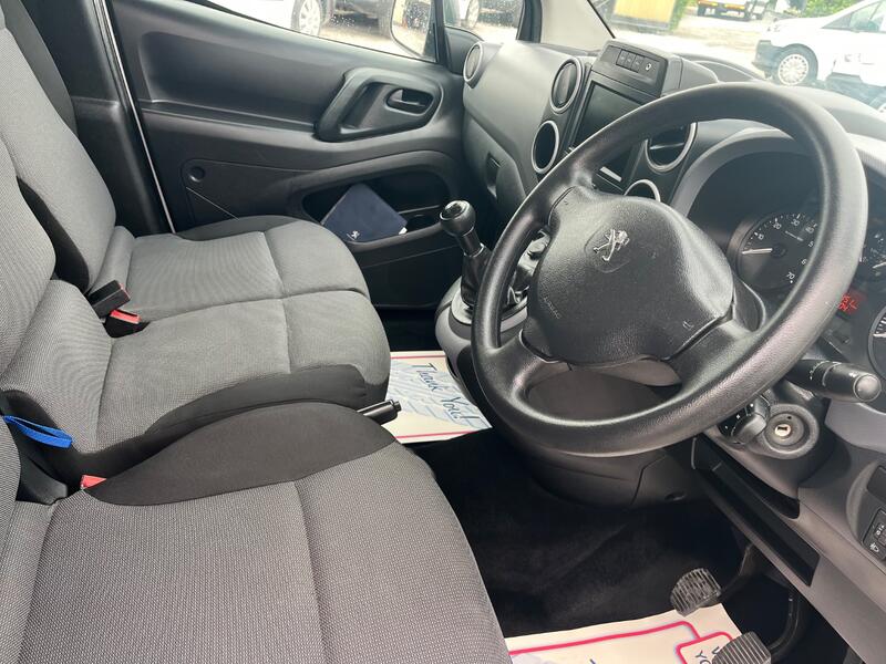 PEUGEOT PARTNER