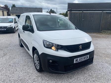 PEUGEOT