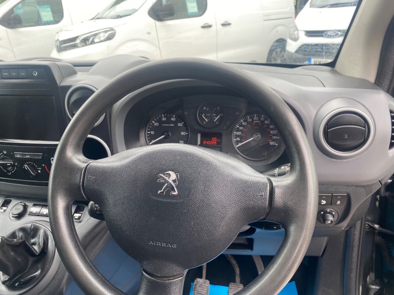 PEUGEOT PARTNER