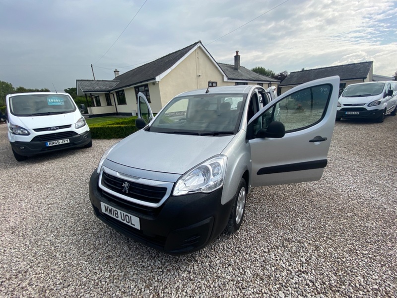 PEUGEOT PARTNER