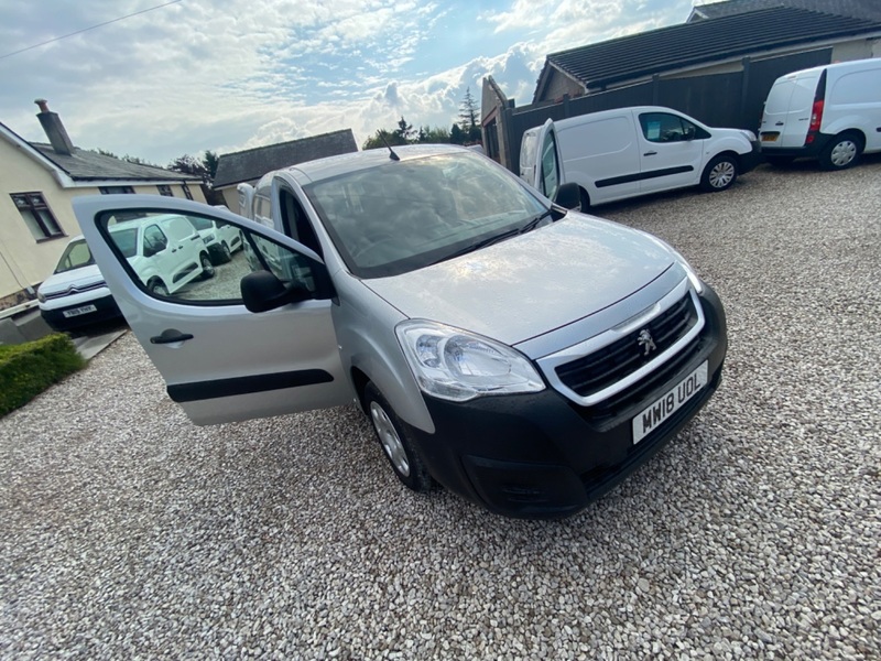 PEUGEOT PARTNER