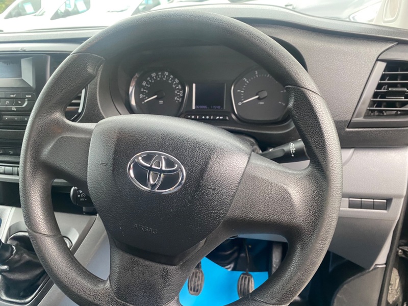 TOYOTA PROACE