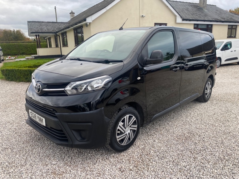 TOYOTA PROACE