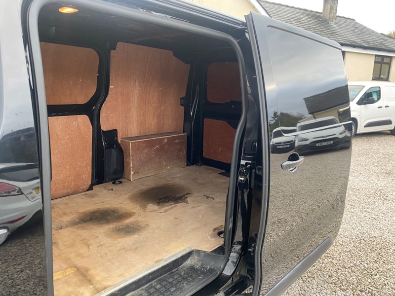 TOYOTA PROACE
