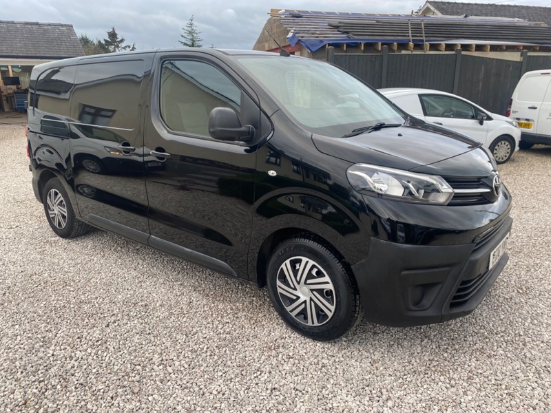 TOYOTA PROACE