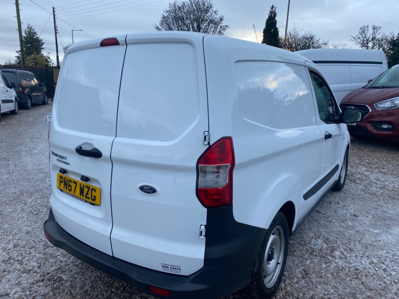 FORD TRANSIT COURIER