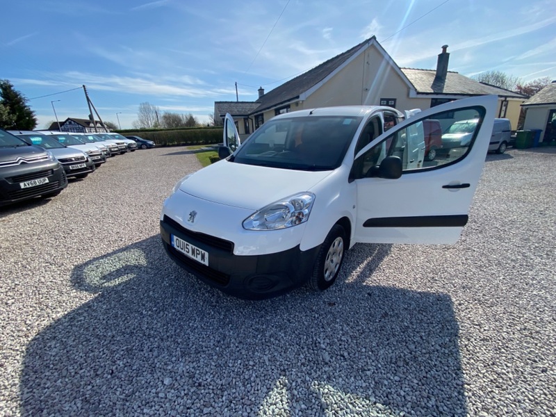 PEUGEOT PARTNER